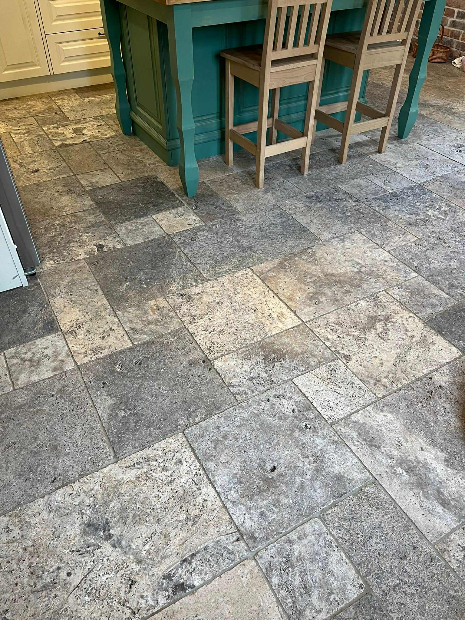 Płyty trawertyn 1,2 cm – Silver Standard – układ rzymski 1,2 cm (komplet) – szlifowane